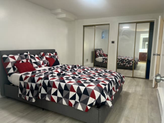 Building Photo - 4801 Oliver St