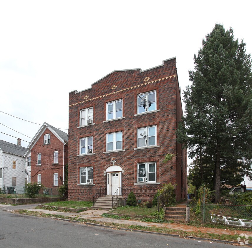 Building Photo - 42 Connerton St