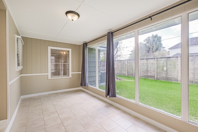 Foto del edificio - 4613 Braeburn Dr