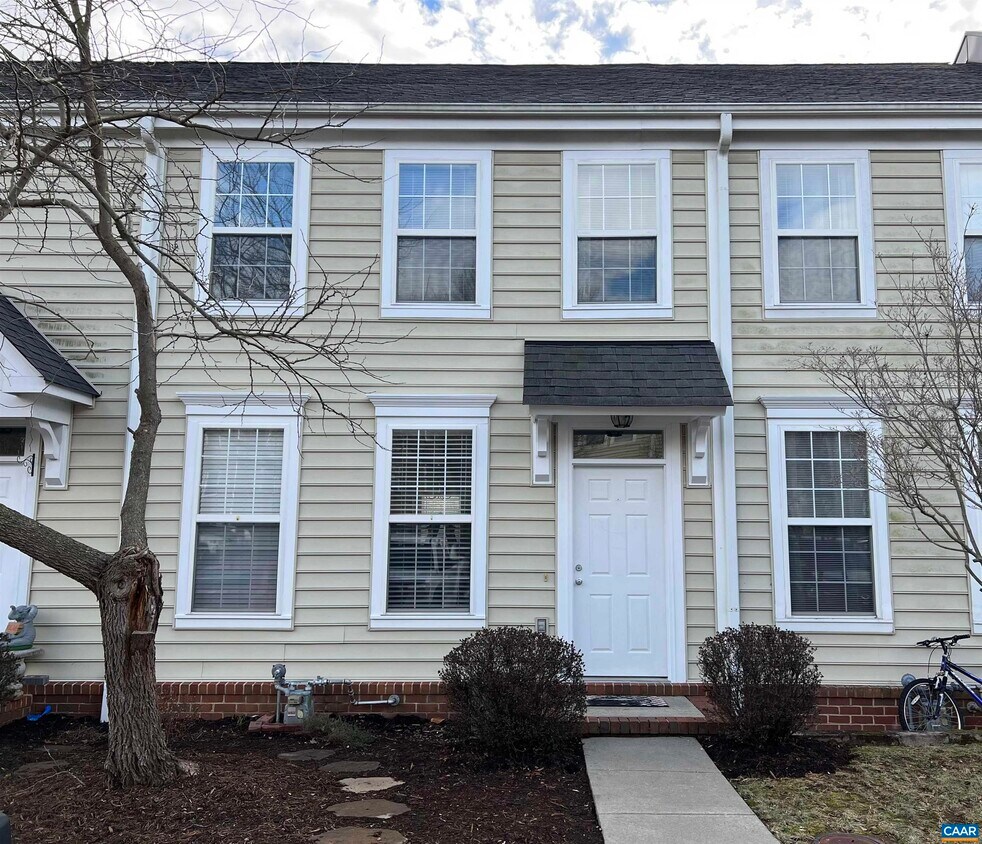 1029 Carrington Pl, Charlottesville, VA 22901 Townhome Rentals in