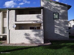 Building Photo - 623 W Guadalupe Rd