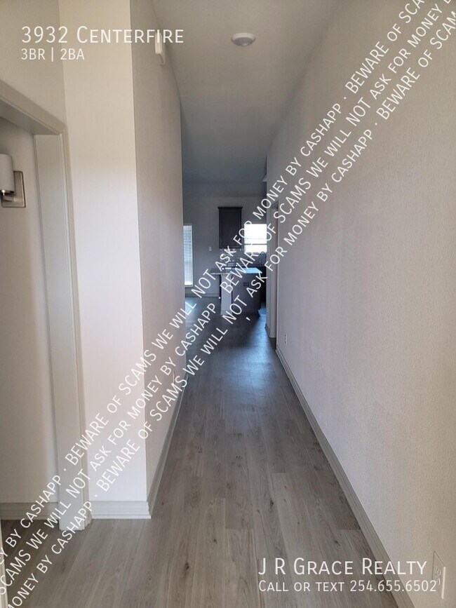Foto del edificio - 3932 Centerfire Rd