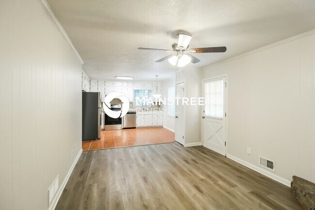 Foto del edificio - 4 Bedroom Pet-Friendly Home in CONYERS, GA...