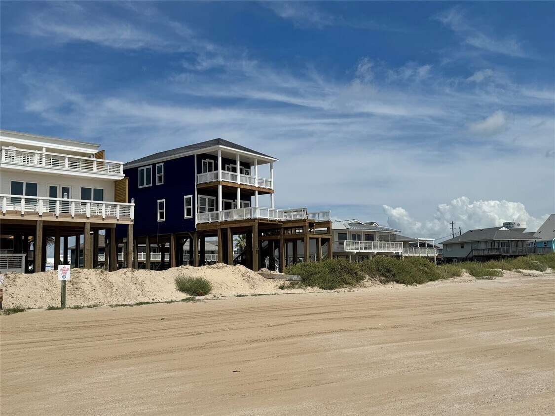 Foto principal - 16728 West Beach