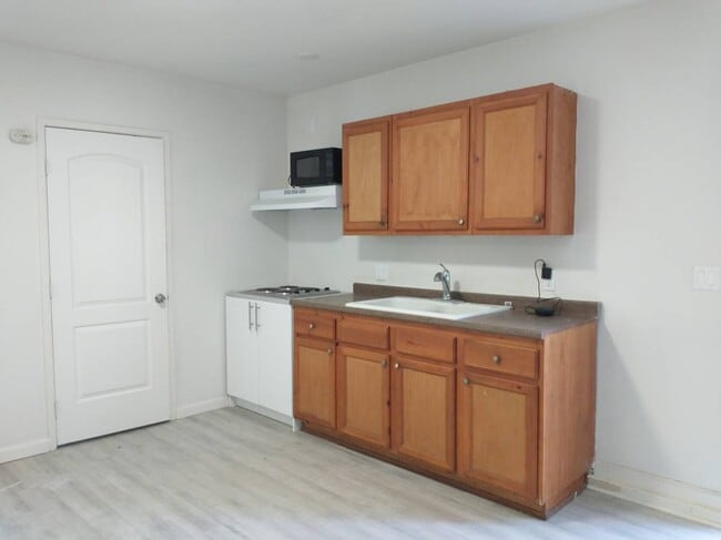 Building Photo - 106 S Sunol Dr