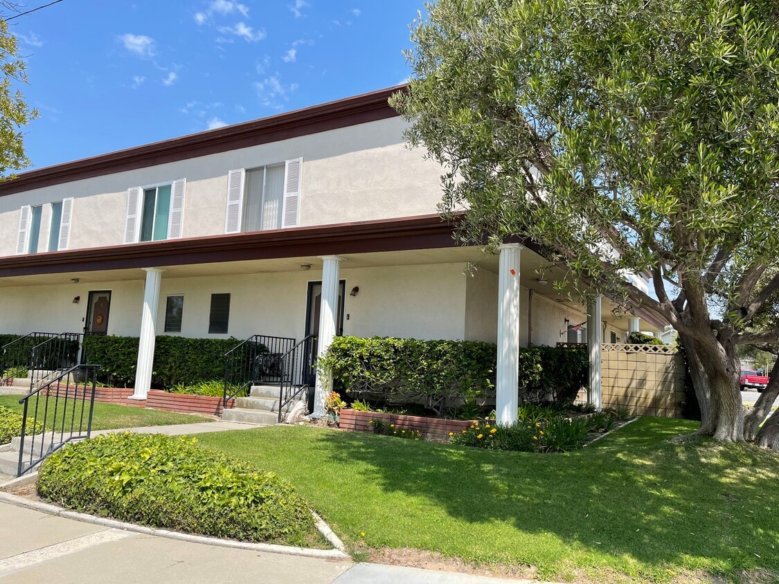 Primary Photo - 22940 Maple Ave