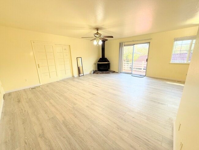 Foto del edificio - 282 W St Charles St