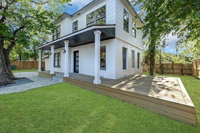 Foto del edificio - 6211 Culberson St