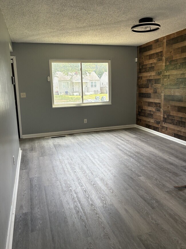 Foto del edificio - 2283 Hiawatha Park Dr