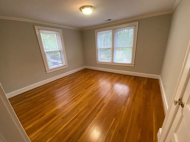 Building Photo - 1409-4 Pilot View St-1BR/1BA-West End APT!!!