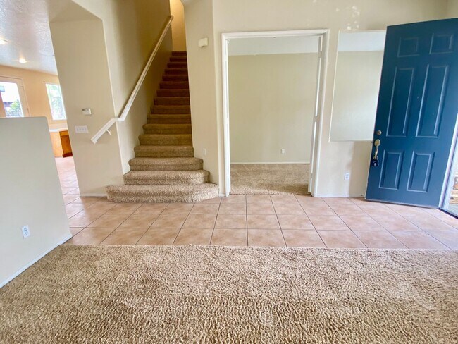 Building Photo - Extremely spacious four bedroom With Oxnard home