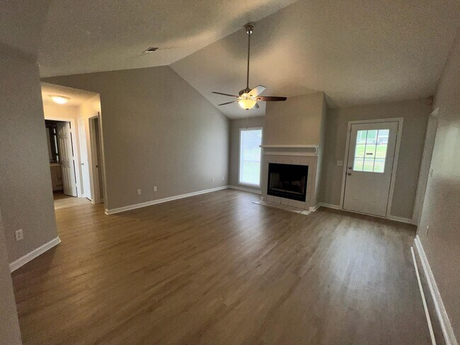 Foto del edificio - 6048 Buxton Dr