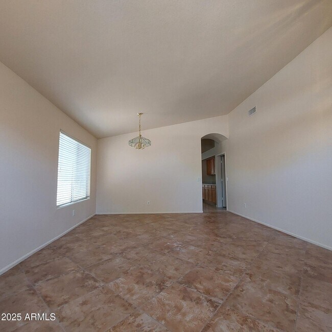 Foto del edificio - 11219 W Vernon Ave