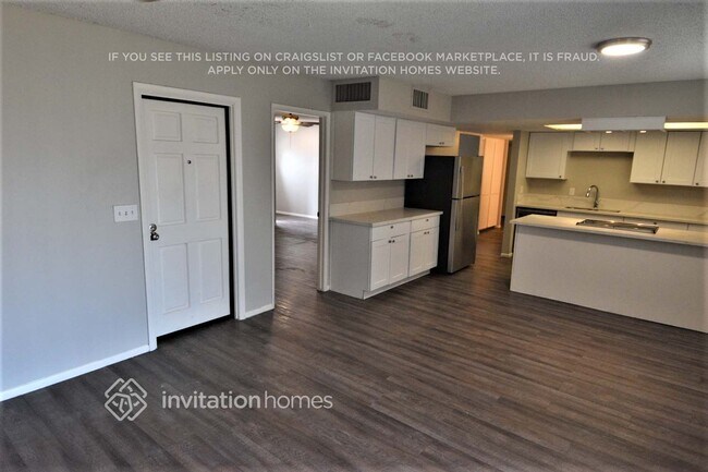 Foto del edificio - 3321 W Laurel Ln