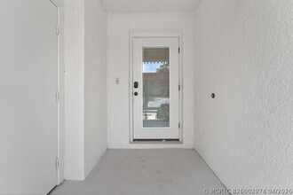 Building Photo - 505 Brackenwood Pl