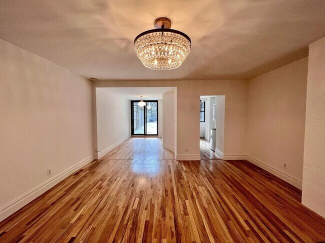 Foto del edificio - Beautiful 2 bedroom  with garden in South ...