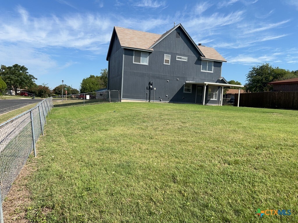 Building Photo - 2802 Delta Cir