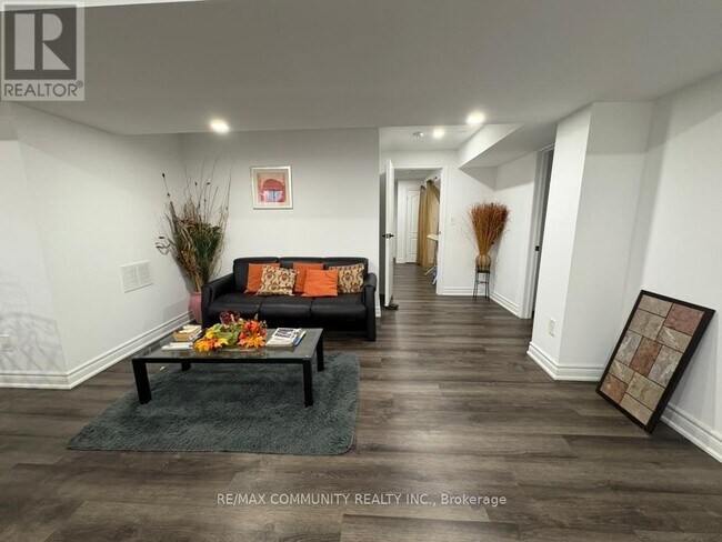 Building Photo - 69 St Hubert Dr