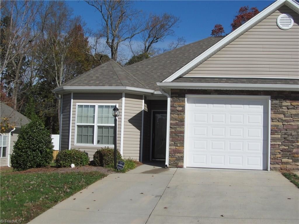 15 Grand Springs Dr, WinstonSalem, NC 27127 Condo for Rent in