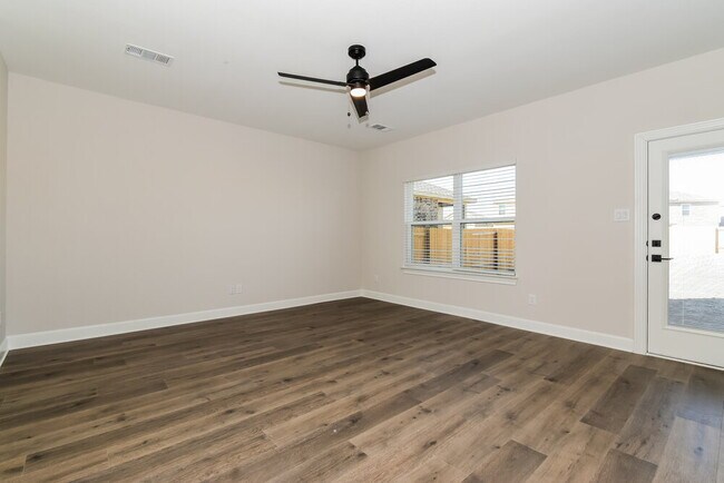 Foto del edificio - 1300 Princeton Hts Blvd