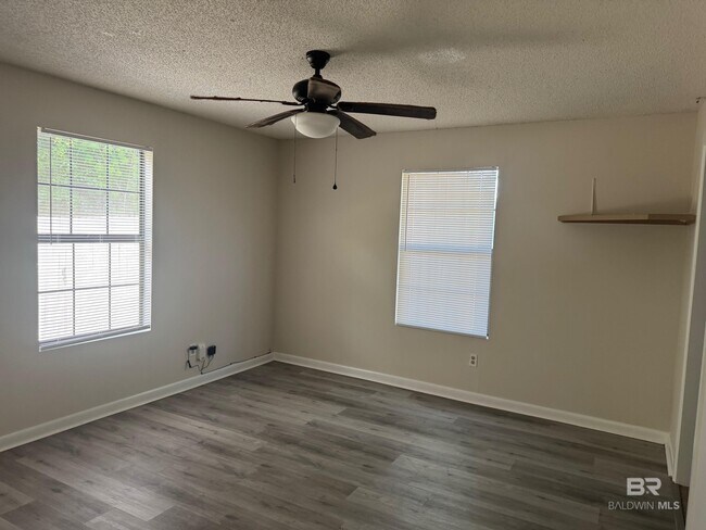 Foto del edificio - 4808 Sherri Ln