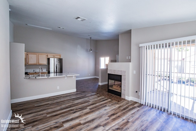 Foto del edificio - Stylish 2Bdm 2Ba Upstairs Condo in Gated C...