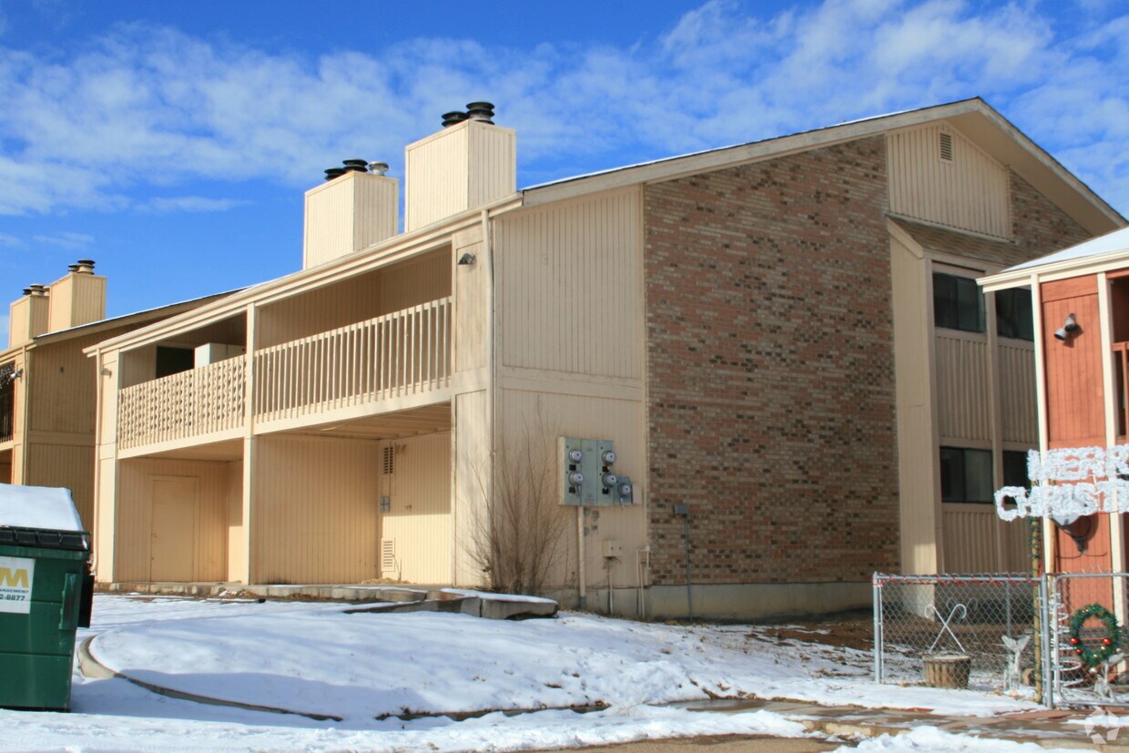 Building Photo - 1075 Holli Springs Ln