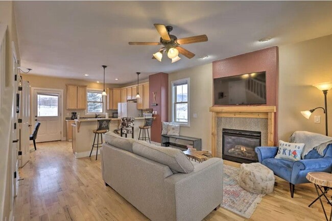 Building Photo - 231 Buckhorn Cir
