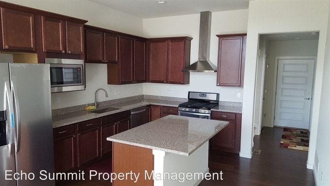 Foto del edificio - 10052 Town Ridge Ln