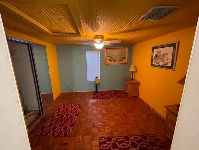Foto del edificio - 121 N Golfview Rd