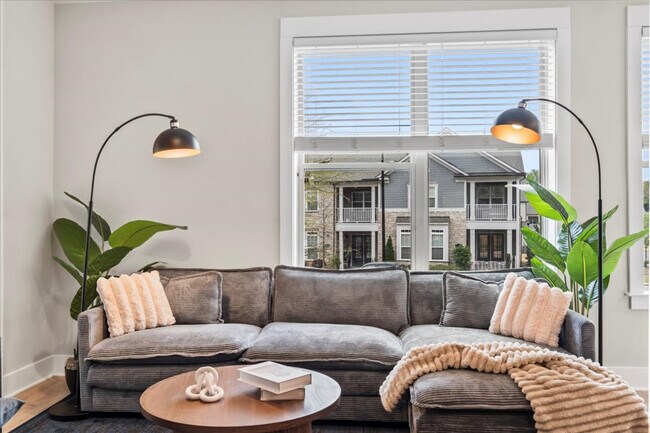 Foto del edificio - 7417 Waverly Walk Ave