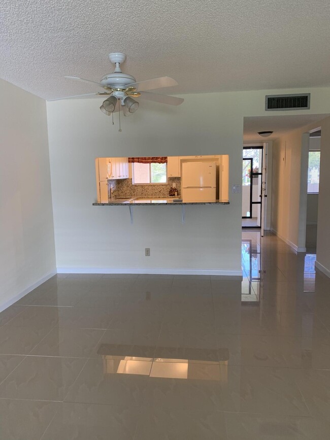 Foto del edificio - 3212 Strawflower Way