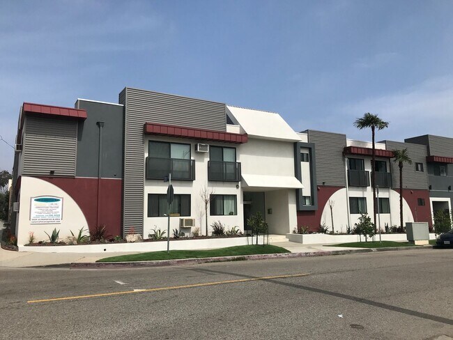Foto del edificio - 3510 Clarington Ave