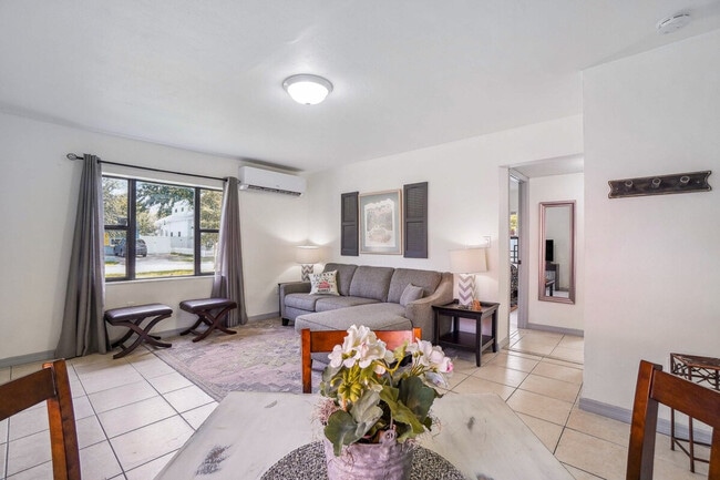 Foto del edificio - 662 Callahan St