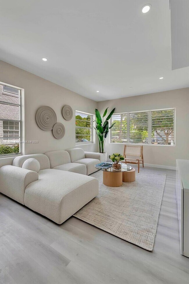 Foto del edificio - 1852 SW 22nd Terrace