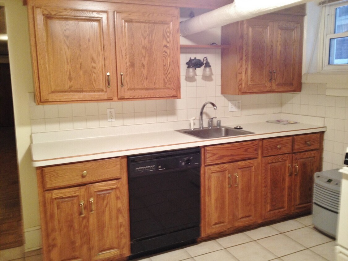 Foto principal - 2312 E Wyoming Pl