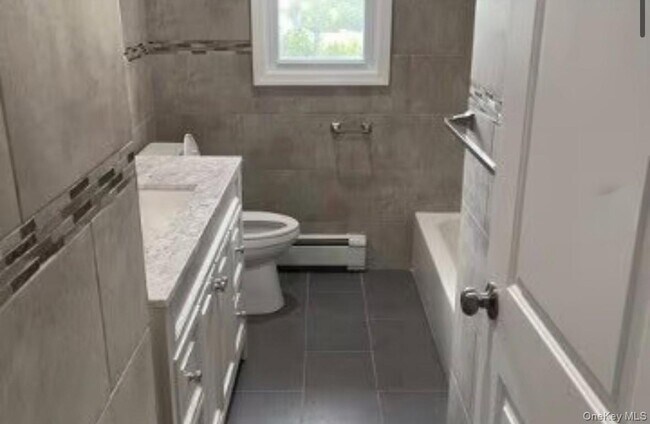 Foto del edificio - 848 Center Dr