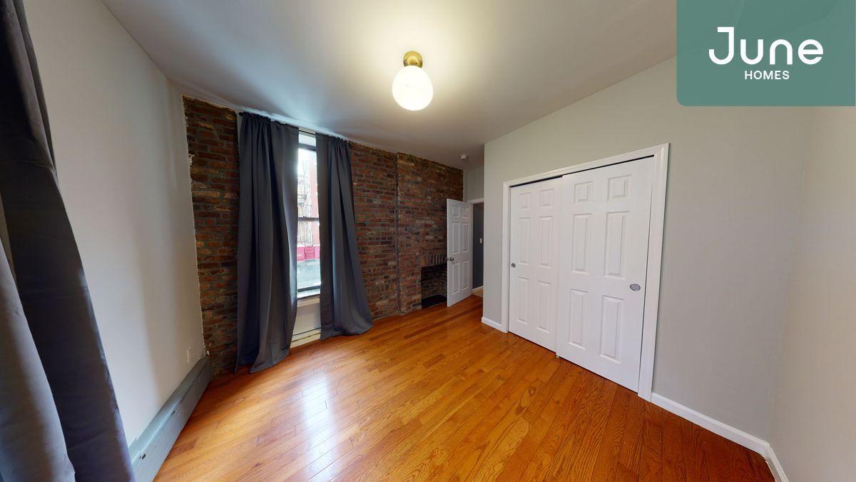 Primary Photo - ROOM ONLY in 2-bed/1.0-bath Home