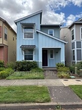 Building Photo - 3116 SE Everglade St