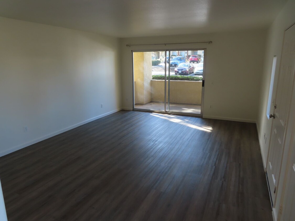 Foto principal - 2 bed, 2 bath Condo in San Diego's Linda V...