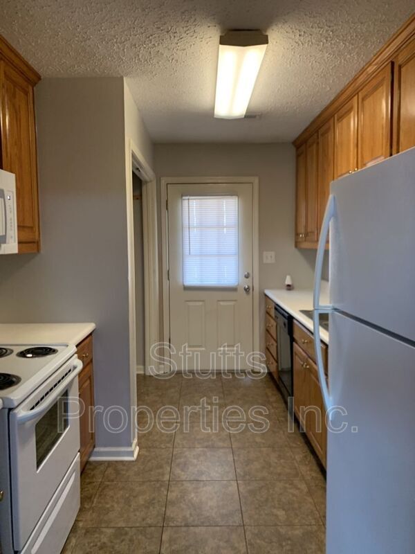 Building Photo - 404 Jackson Ave