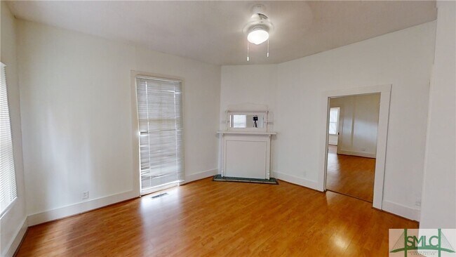 Foto del edificio - 218 W Anderson St