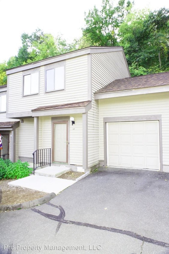22 Eagle Rock Hl, Bethel, CT 06801 Condo for Rent in Bethel, CT