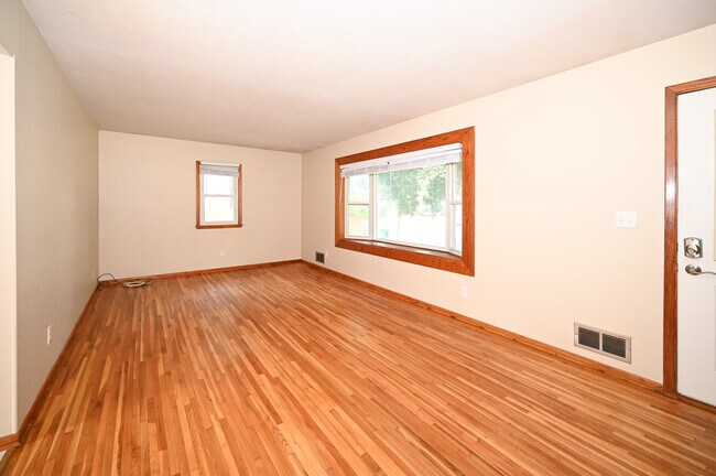 Foto del edificio - 2502 24th Ave NW