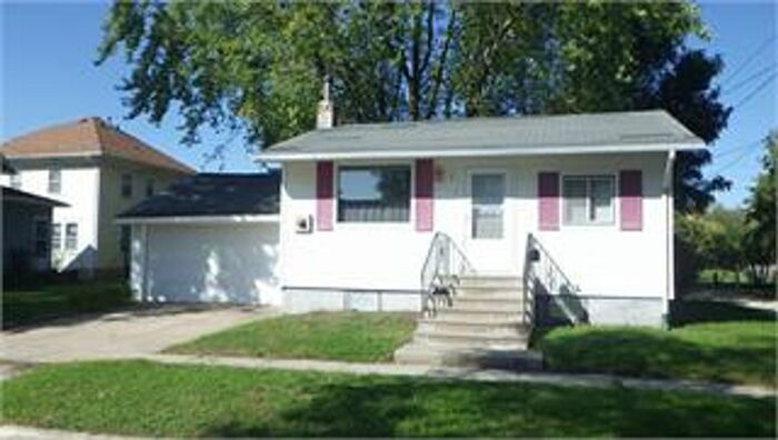 Primary Photo - FOR RENT- 7 6th St in Oelwein 1 bedroom ho...