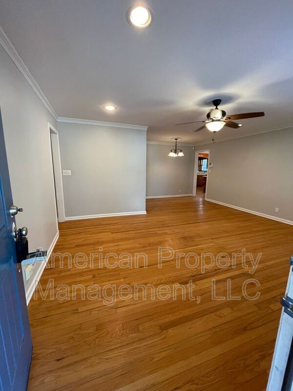 Foto del edificio - 2644 S Winston Ave