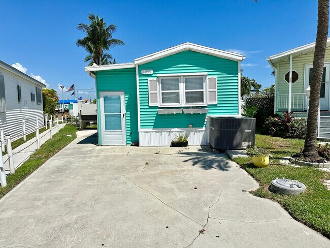 Foto del edificio - 294 Nettles Blvd