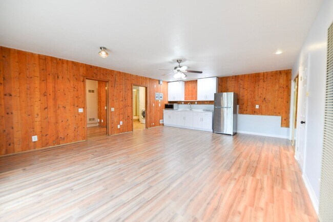 Foto del edificio - Darling 1 bedroom 1 bath guest house in Rancho Carrillo!