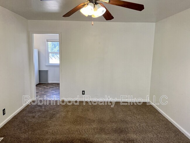 Foto del edificio - 140 1/2 West Court Street