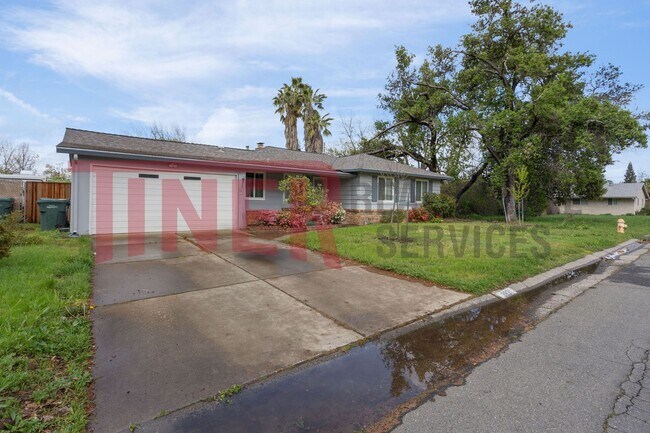 Building Photo - Beautiful Carmichael Home with POOL!